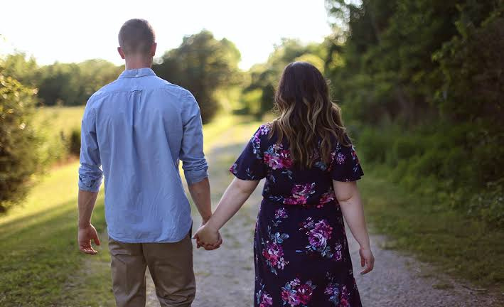 Couple enjoying a peaceful conversation together, representing a healthy relationship with a highly sensitive introvert.