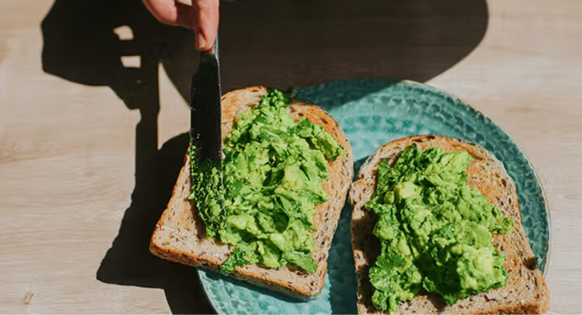 A collection of eight healthy avocado toast recipes featuring classic avocado toast, poached egg, smoked salmon, tomato basil, cottage cheese, Mexican-style, berry honey, and Mediterranean toppings on toasted bread.
